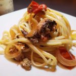 Spaghetti con pomodorini arrostiti e buzzonaglia di tonno