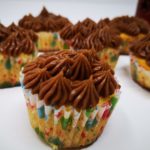 Tortine alla vaniglia con crema al burro d'arachidi