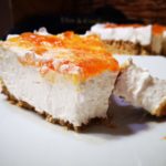 Torta fredda con copertura all'arancia
