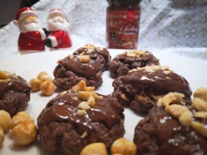 biscotti afgani con glassa al burro d'arachidi al cacao 