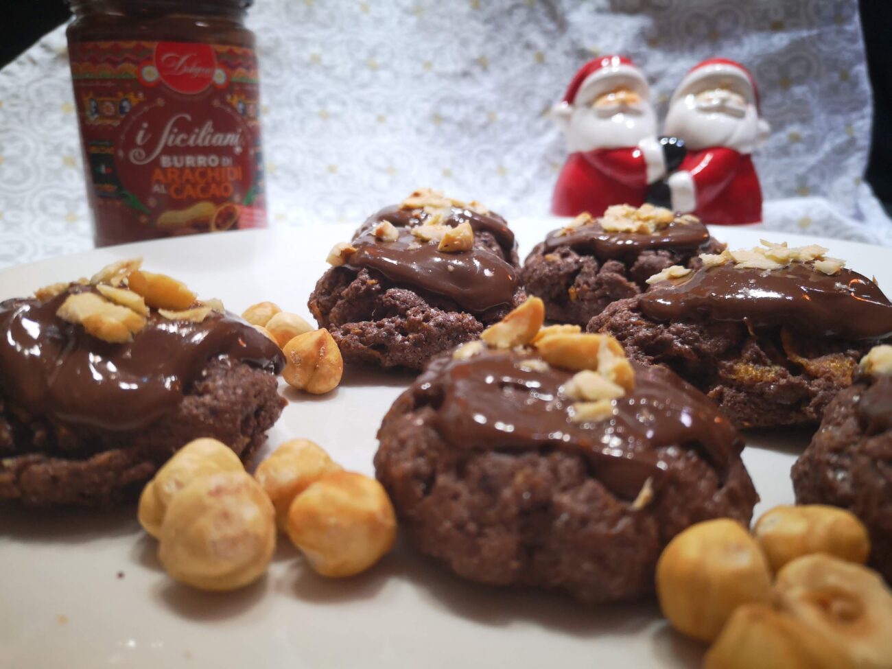 Biscotti afgani con glassa al burro d'arachidi al cacao