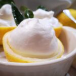 Coppette di meringa al limone