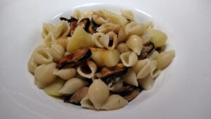 Pasta con cozze e patate