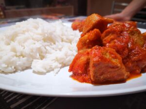 Bocconcini  e polpette di maiale al miele con riso basmati