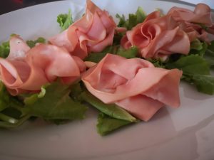 Fagottini di mortadella