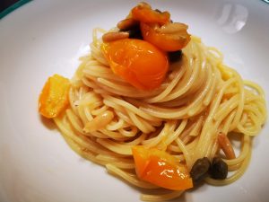 Spaghetto ai pomodorini gialli e capperi