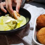 Vellutata di broccoli e polpette di gamberi