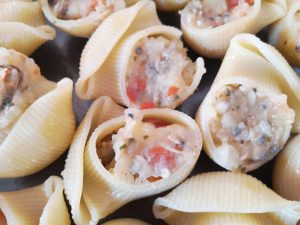 Lumaconi con crema di patate e frutti di mare