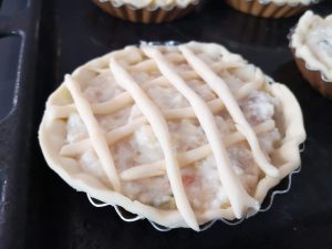 Crostatine di sfoglia grano cotto e salsiccia