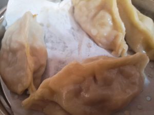 Gyoza cinesi con verdure e gamberoni