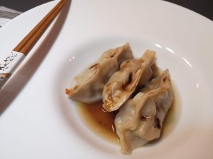 Gyoza cinesi con verdure e gamberoni