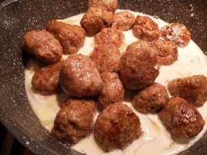 Polpette in crema di latte e funghi