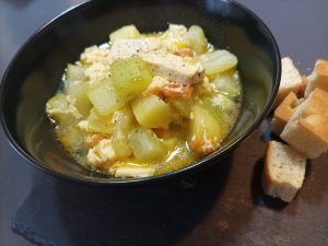 Zuppa fredda di zucchina lunga 