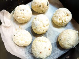 Polpette di ricotta in rosso