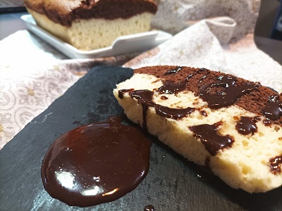 Torta morbida alla vaniglia e cioccolato