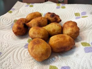 Gnocco ripieno di cacio e pepe fritto