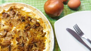 Sfoglia ripiena con cipolle e funghi