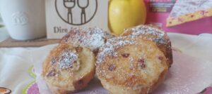 Pane fritto con mele e lamponi