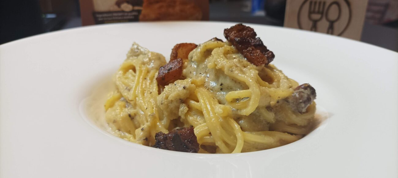 Spaghetto con crema all'uovo e tartufo